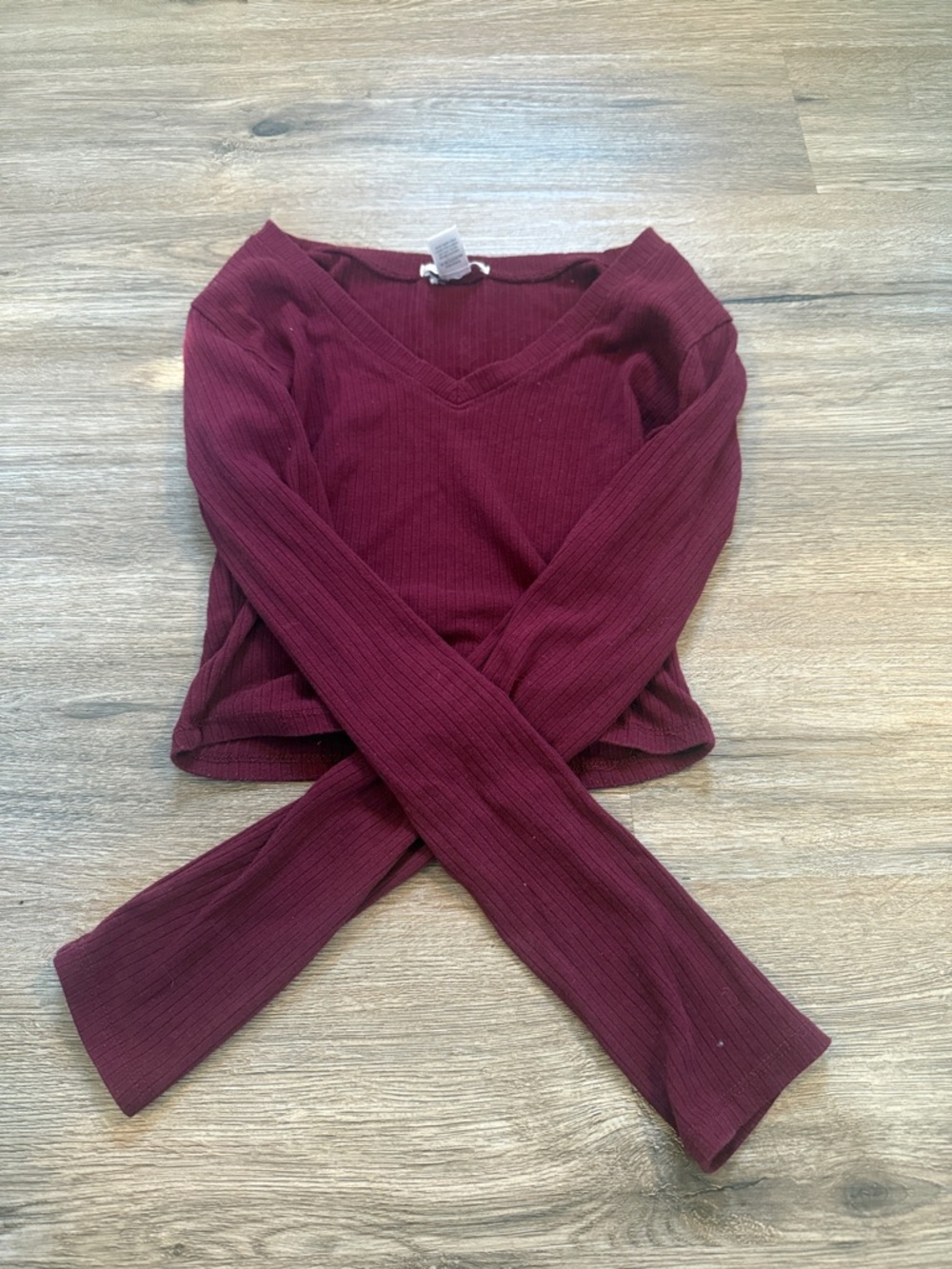 Ribbed V-Neck Long Sleeve Top in Deep Wine